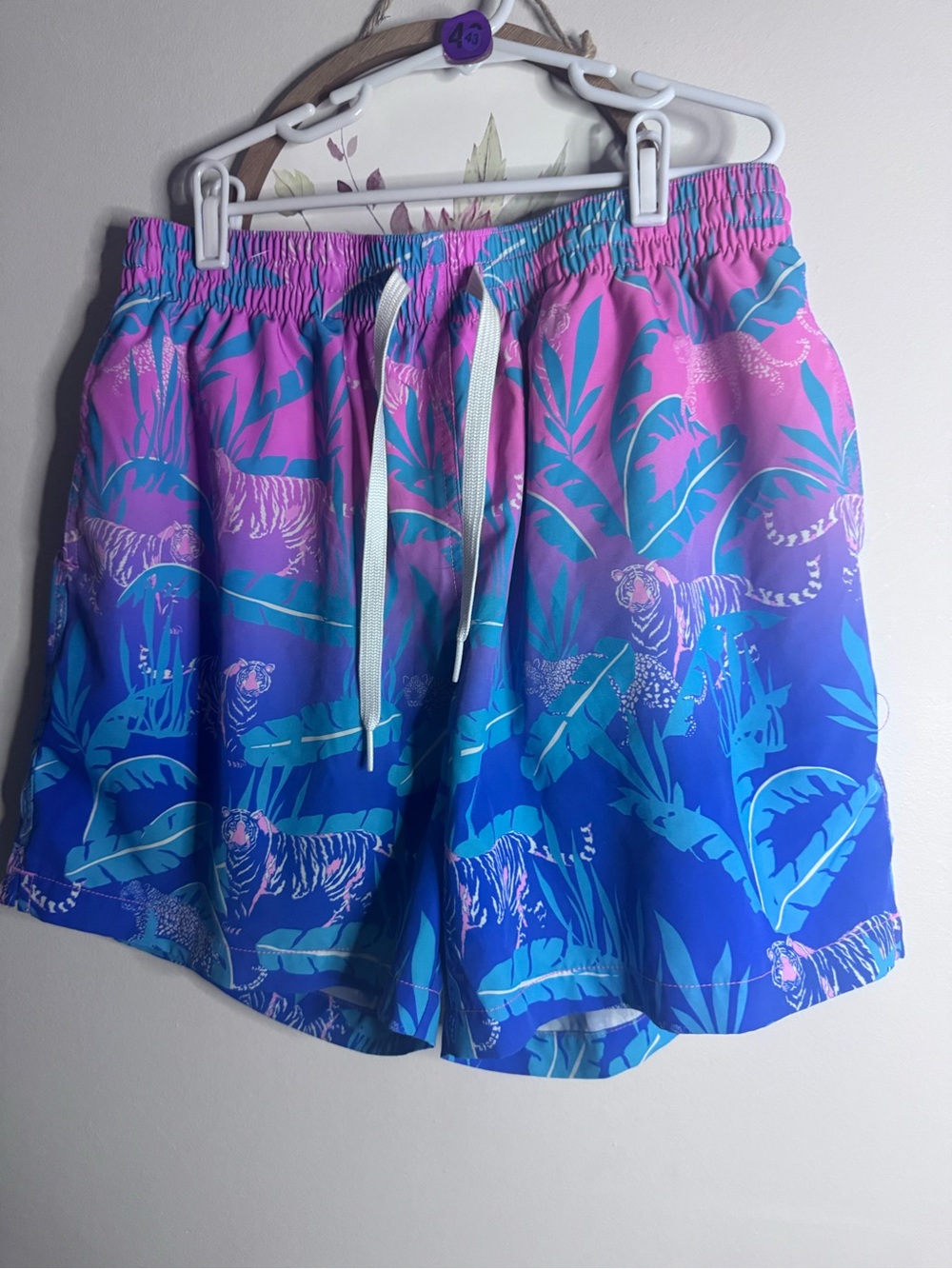 Chubbies Men's Tropical Gradient Swim Shorts in Pink and Blue medium
